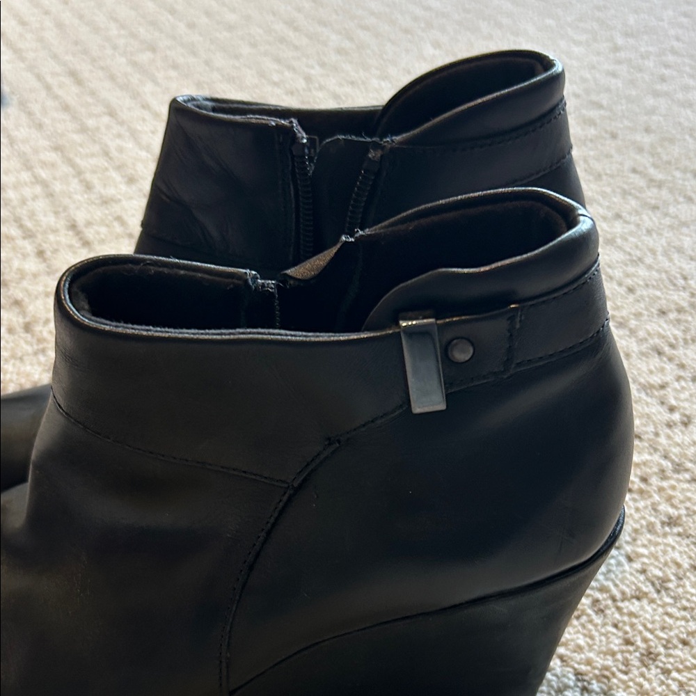 Clark’s Sleek Black Ankle Booties - Picture 2 of 4